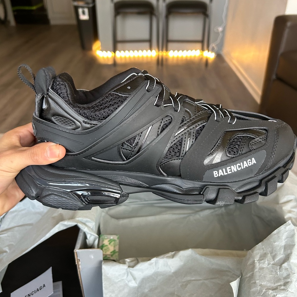 Balenciaga Packaging - Picture 7 of 9